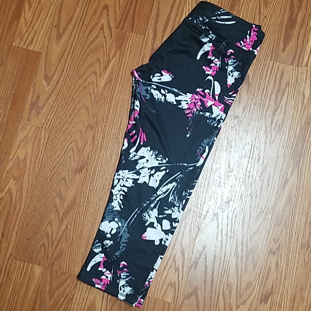 Fabletics Workout Capris - image 6
